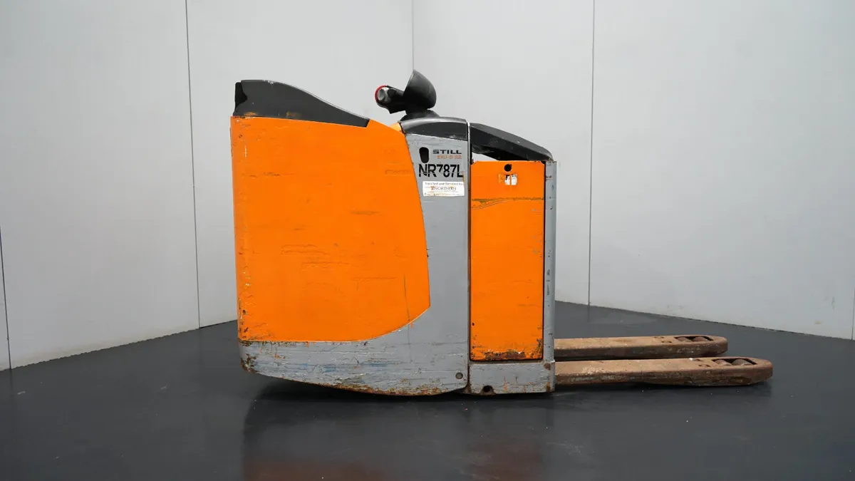 Selection of Still EXU-S 22 Powered Pallet Trucks - Image 2