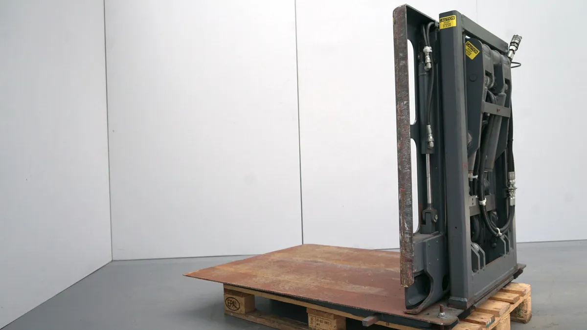 Loron Push Pul Slide Forklift Attachment (#361) - Image 3