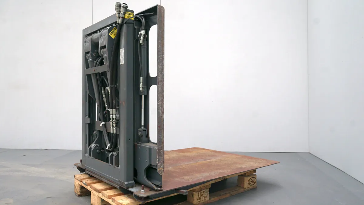 Loron Push Pul Slide Forklift Attachment (#361) - Image 1