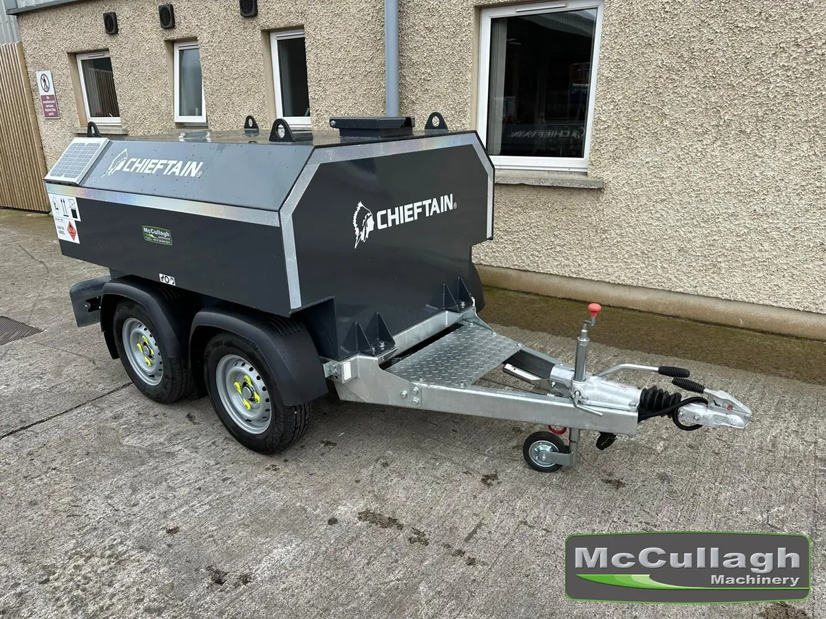 Chieftain Towable Fuel Bowser - Image 1