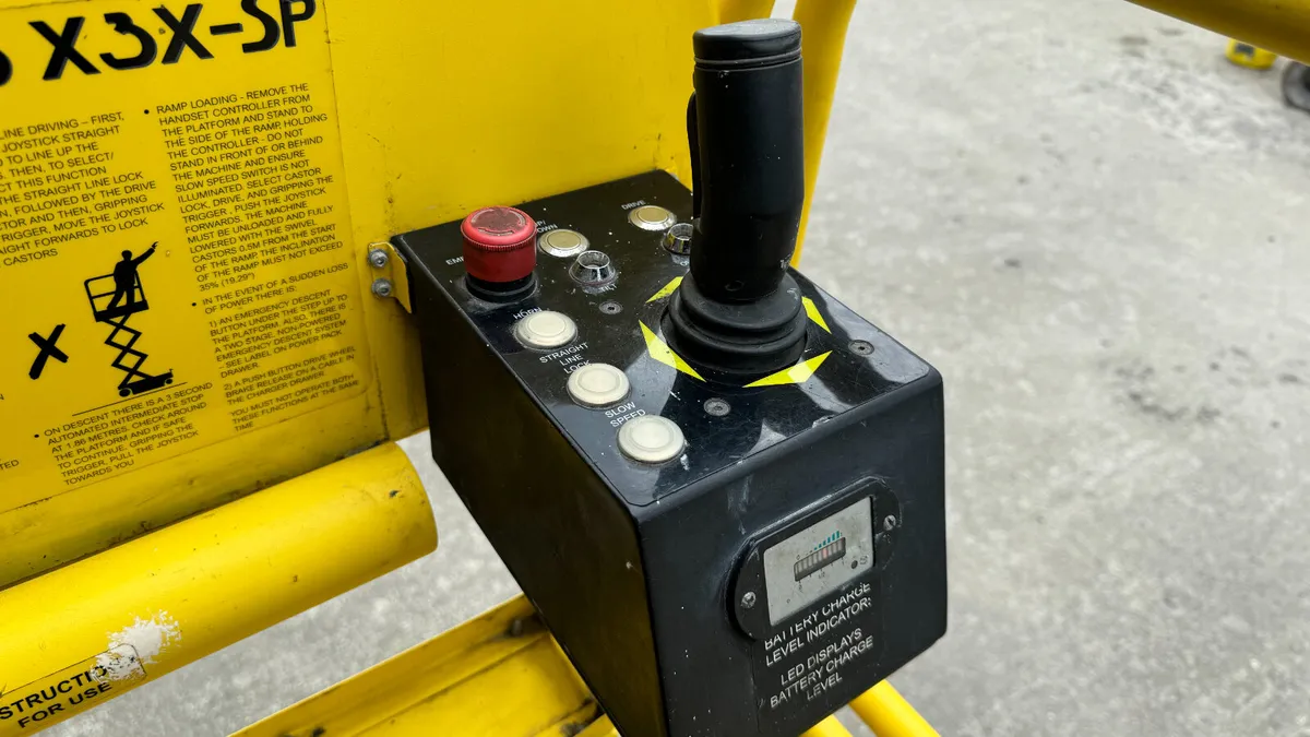 Youngman BoSS X3X-SP Electric Scissor Lift (#190) - Image 4