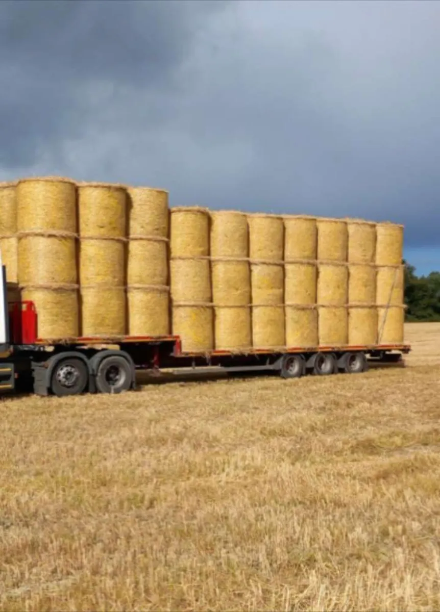 4x4 Barley & Wheat straw