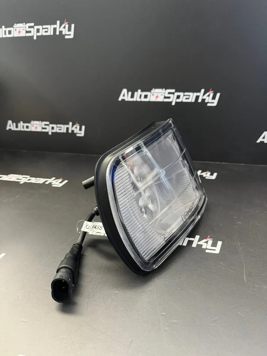 John Deere 6020/6030 Std LED Bonnet Corner Lights - Image 4