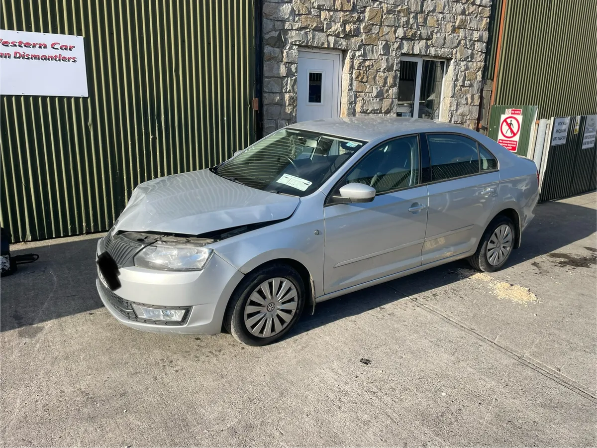 131 skoda rapid 1.6 tdi for dismantling