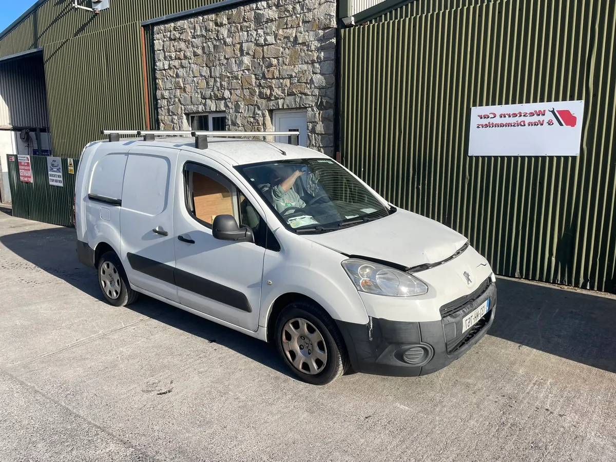 2013-2015 Peugeot partner vans for dismantling - Image 1