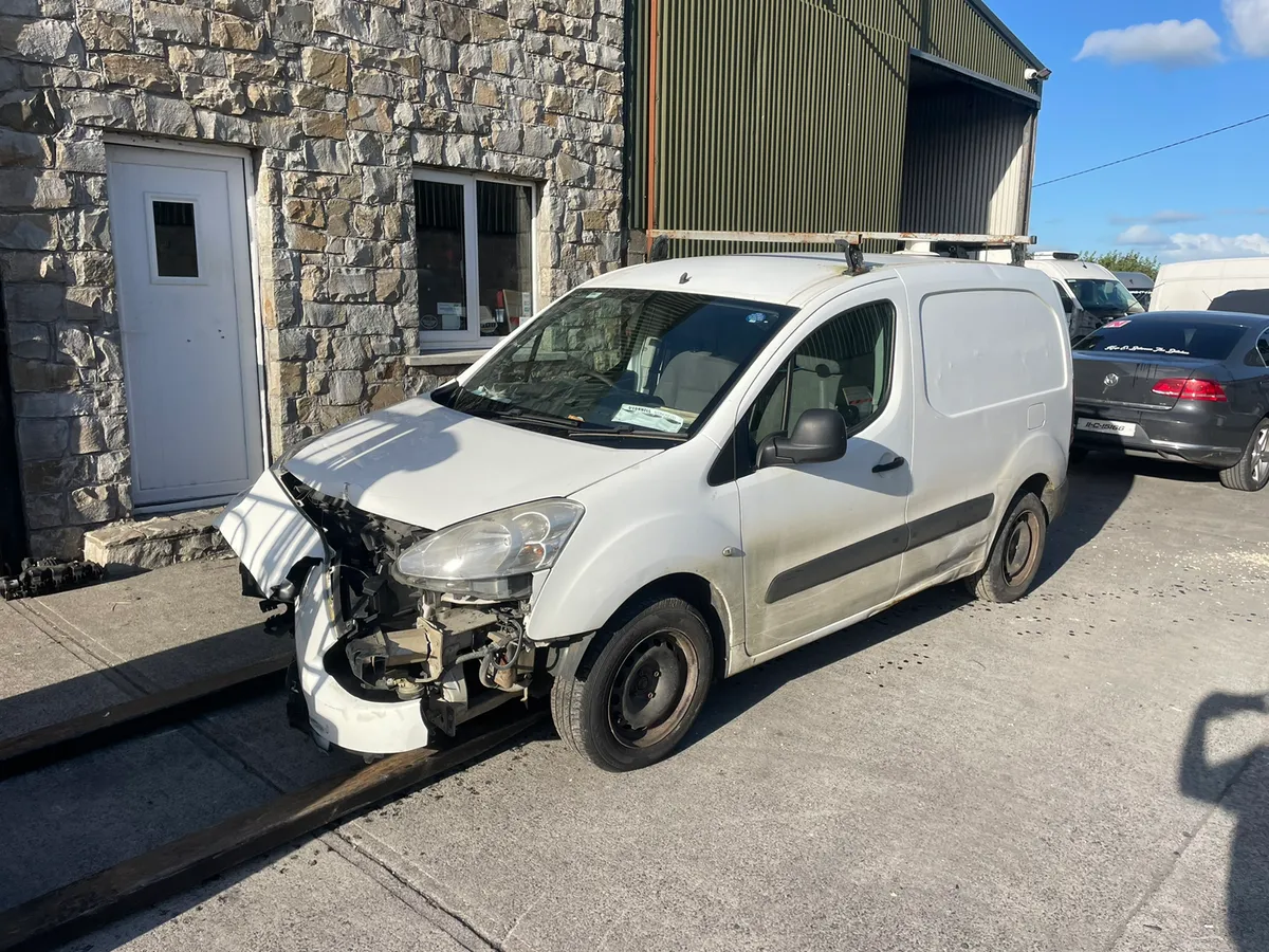 2013-2015 Peugeot partner vans for dismantling - Image 2