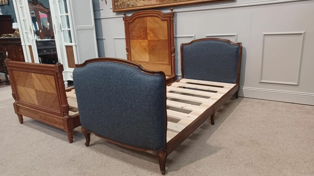 Two single bed with base - Image 4