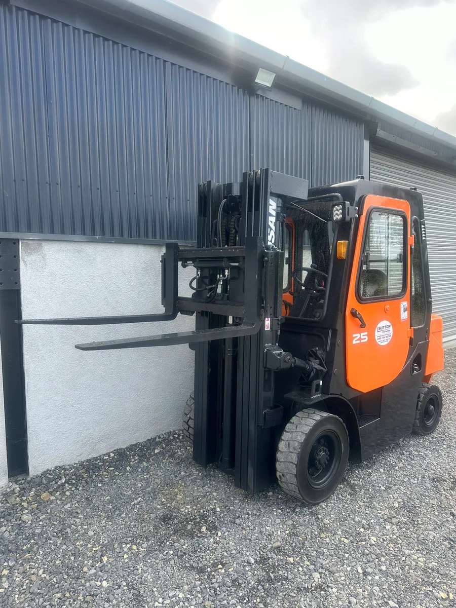 2018 Doosan D25 - Full heated cab - Image 3