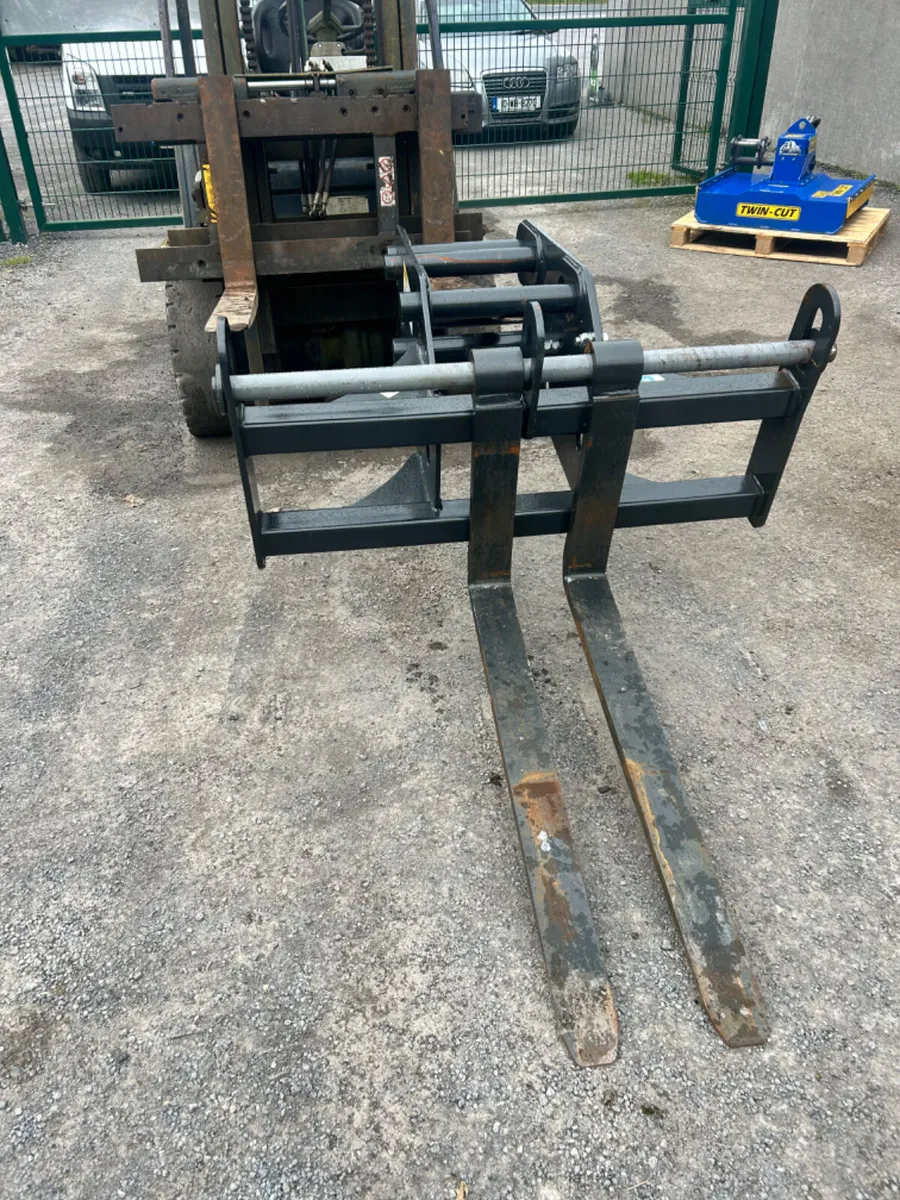Excavator Pallet Forks for sale - Image 2