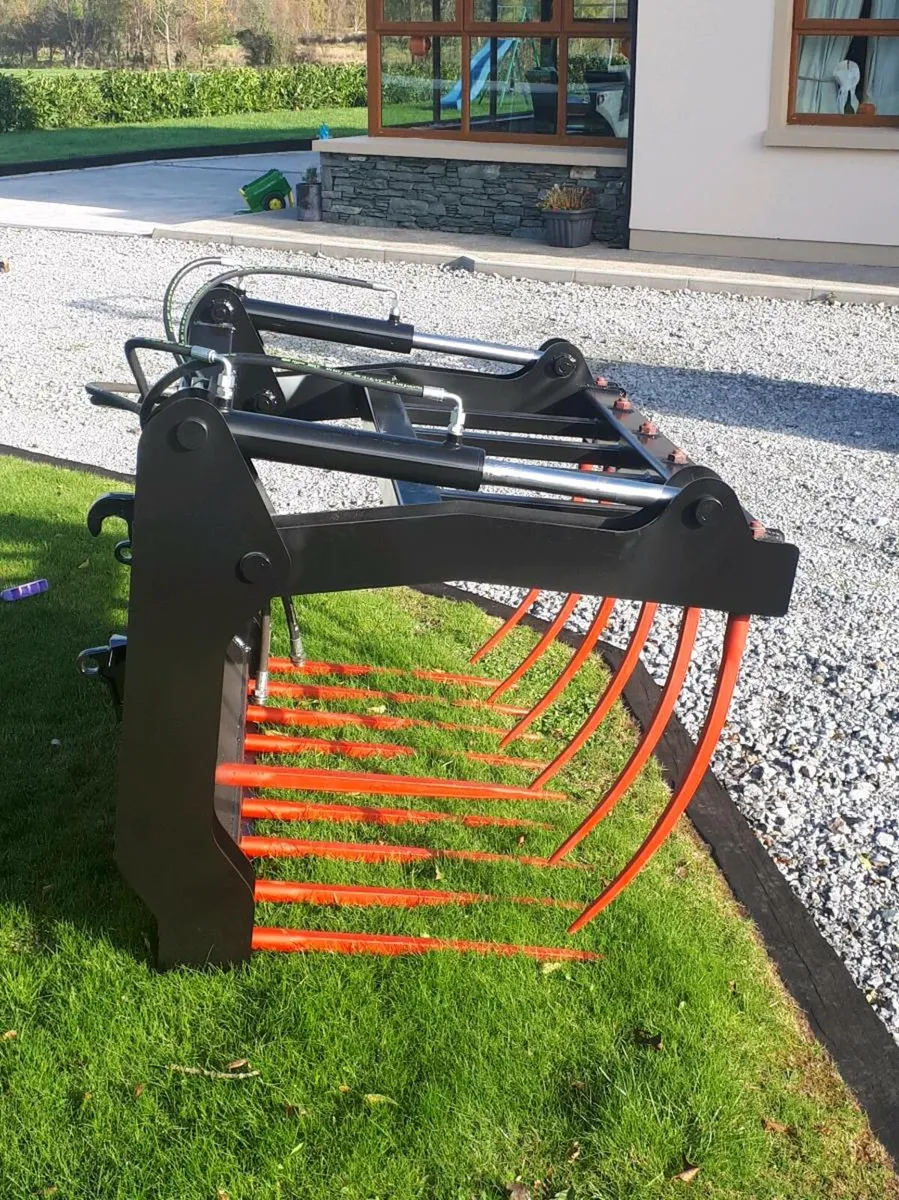 Tine grabs - Image 2