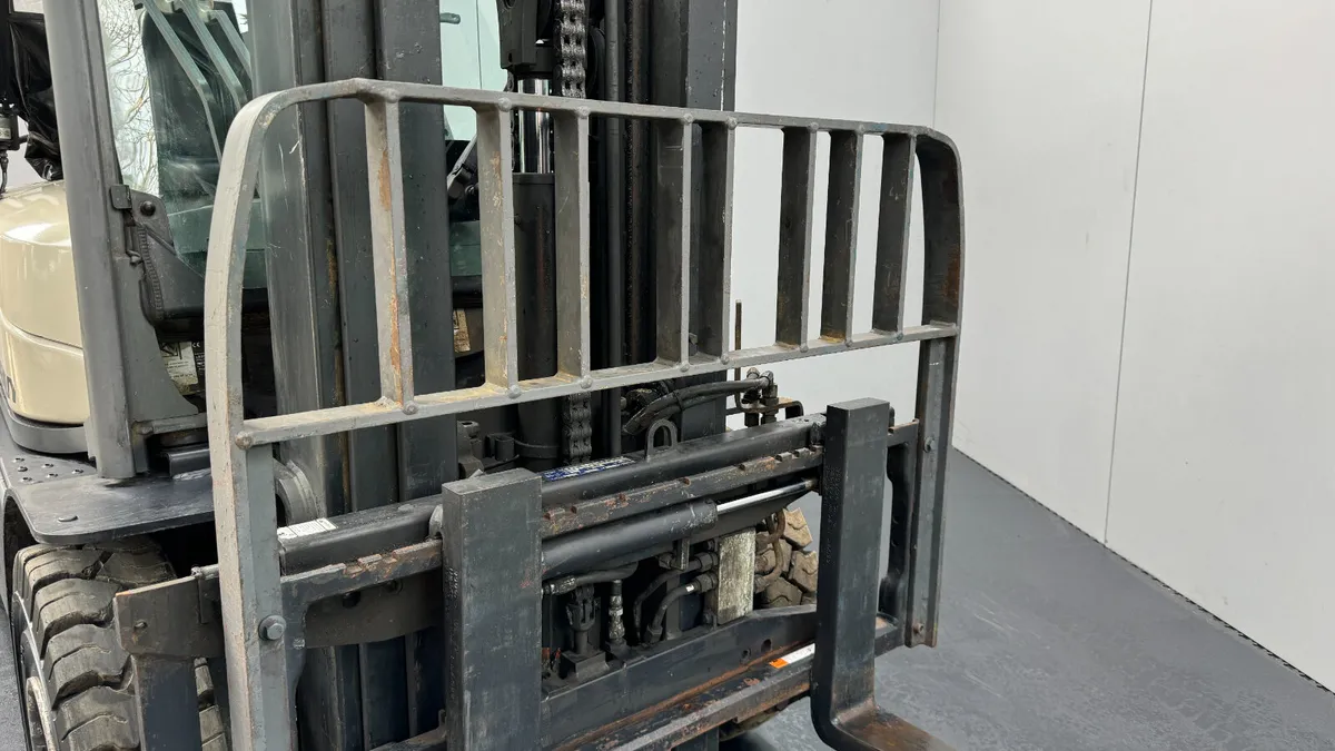 Crown C5 1050-2.5 Counterbalance Forklift #327 - Image 4