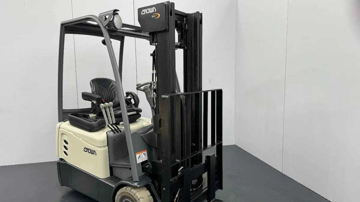 Crown SCT 6020-1.6 Counterbalance Forklift #129 - Image 2