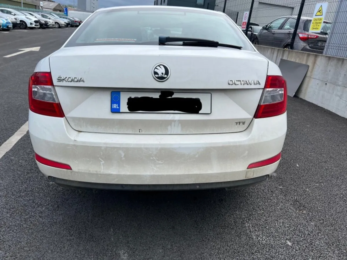 13 SKODA OCTAVIA  Breaking - Image 3