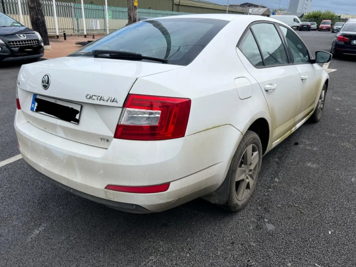 13 SKODA OCTAVIA  Breaking - Image 2