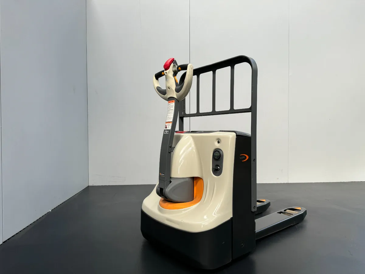 Crown WP3010 1.6T Powered Pallet Truck #175 - Image 3