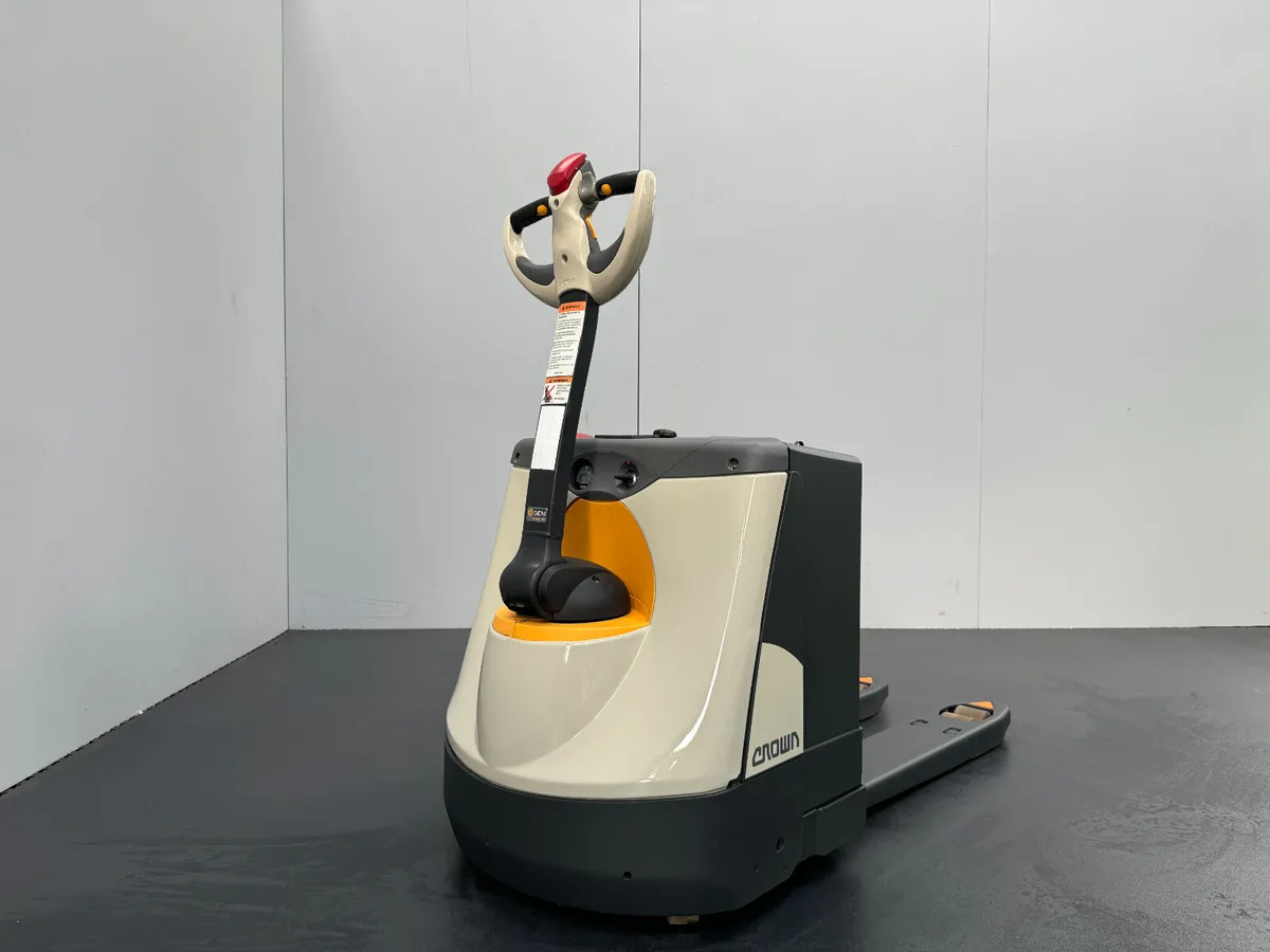 Crown WP3020 2.0T Powered Pallet Truck #225 - Image 3