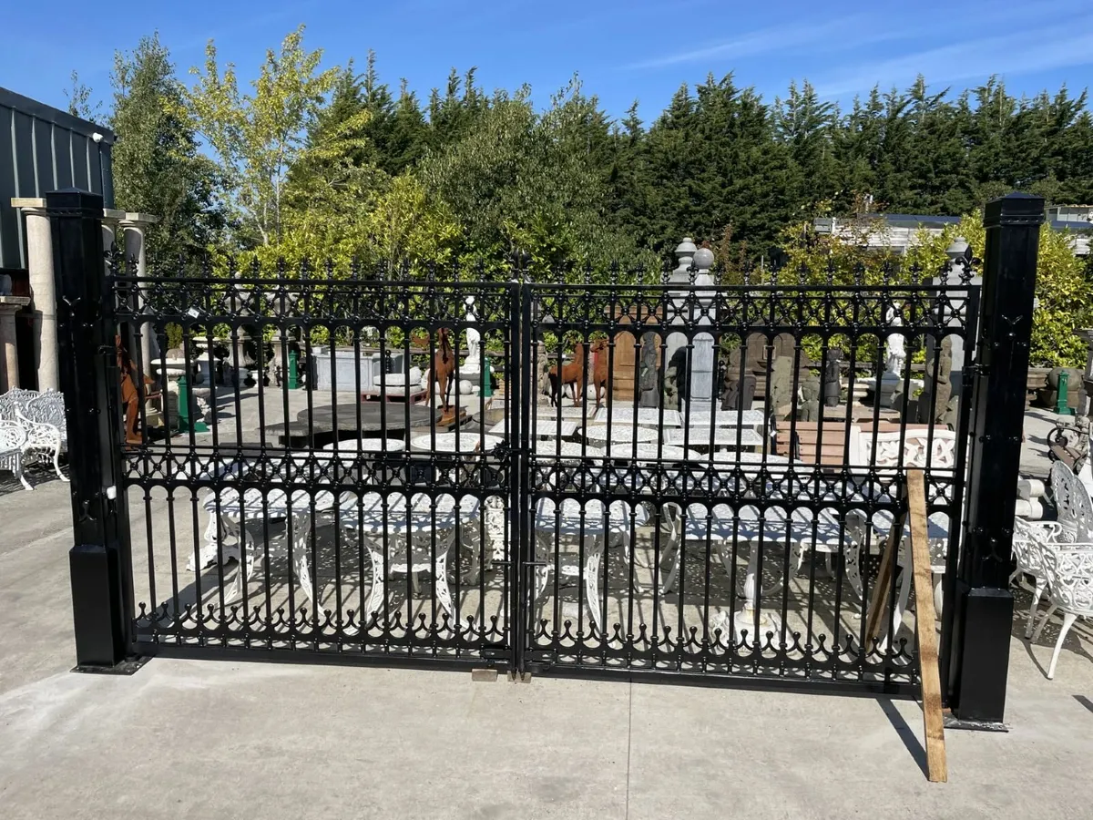 15 ft  & 12ft Cast Iron Gates with Metal Pillars - Image 3