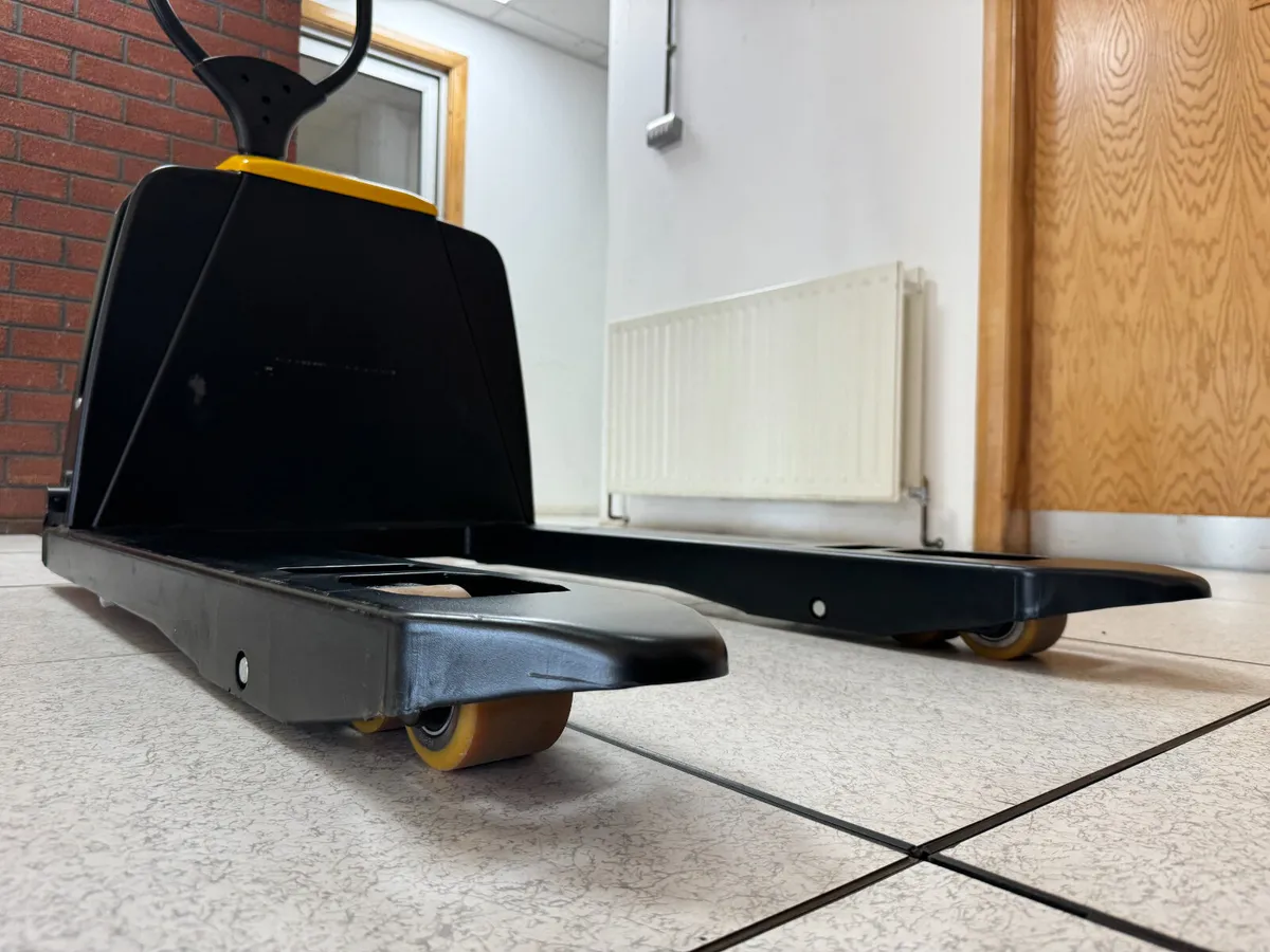 Wellforce F4 1.5T Compact Li-Ion Pallet Truck UK - Image 4
