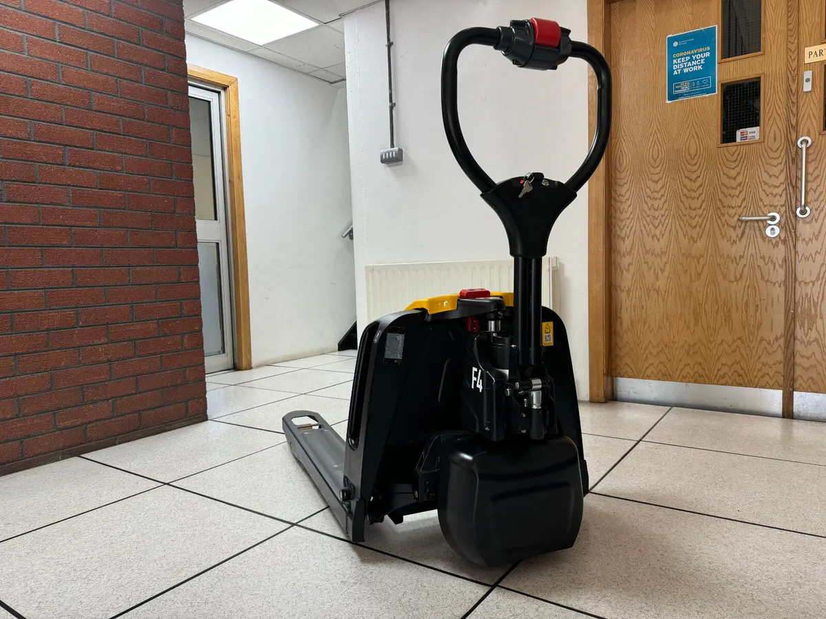 Wellforce F4 1.5T Compact Li-Ion Pallet Truck UK - Image 3