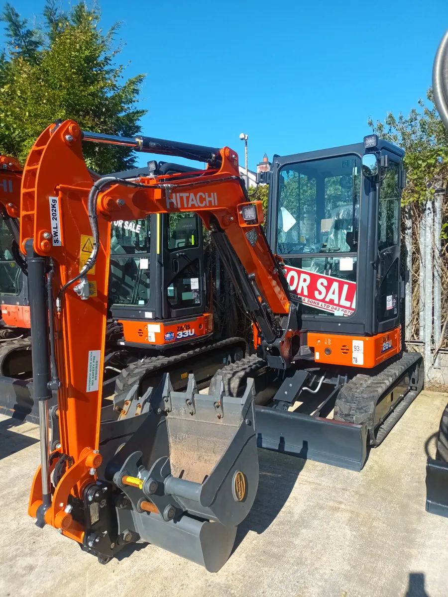 Hitachi diggers - Image 4