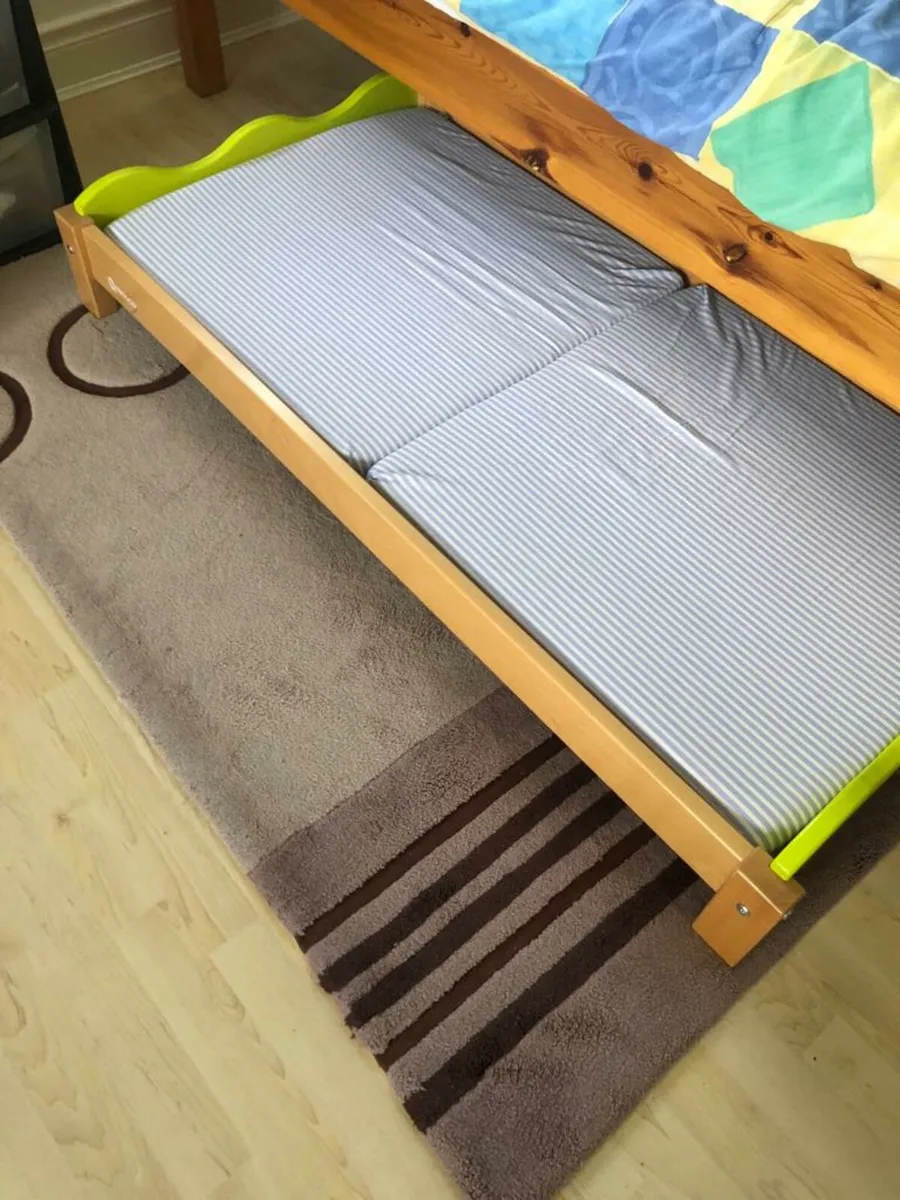 Wooden stackable toddler beds - Image 1