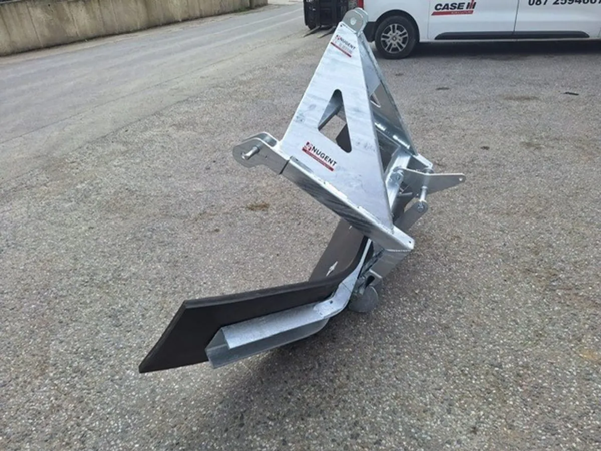 New Nugent Galvanised Yard Scraper - Image 2