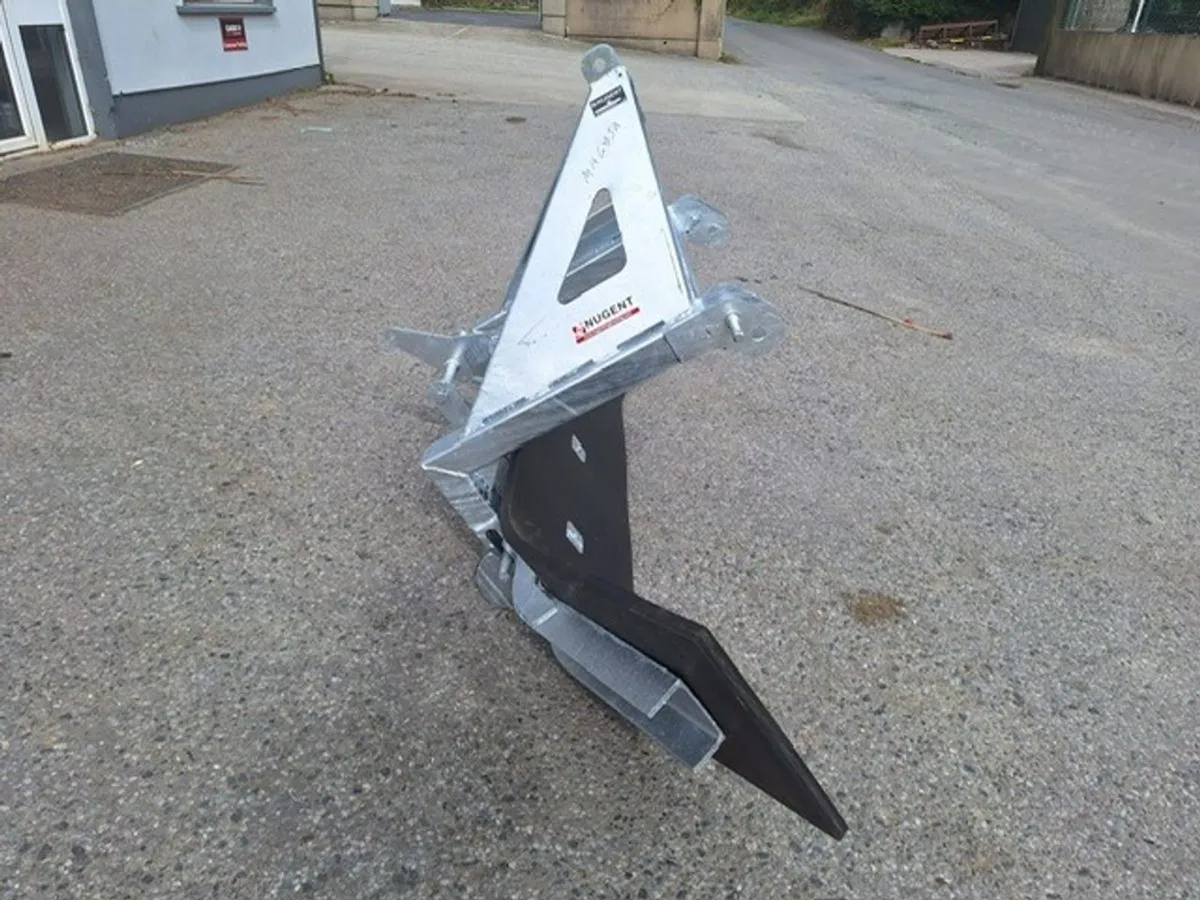 New Nugent Galvanised Yard Scraper - Image 3