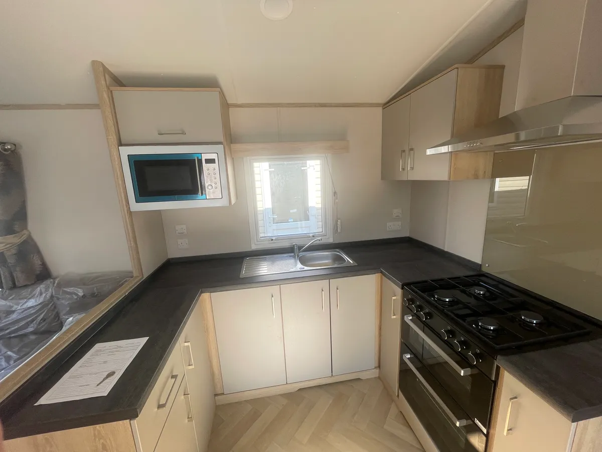 CARNABY ASHDALE OUTLOOK 35x12 3 BED - Image 4