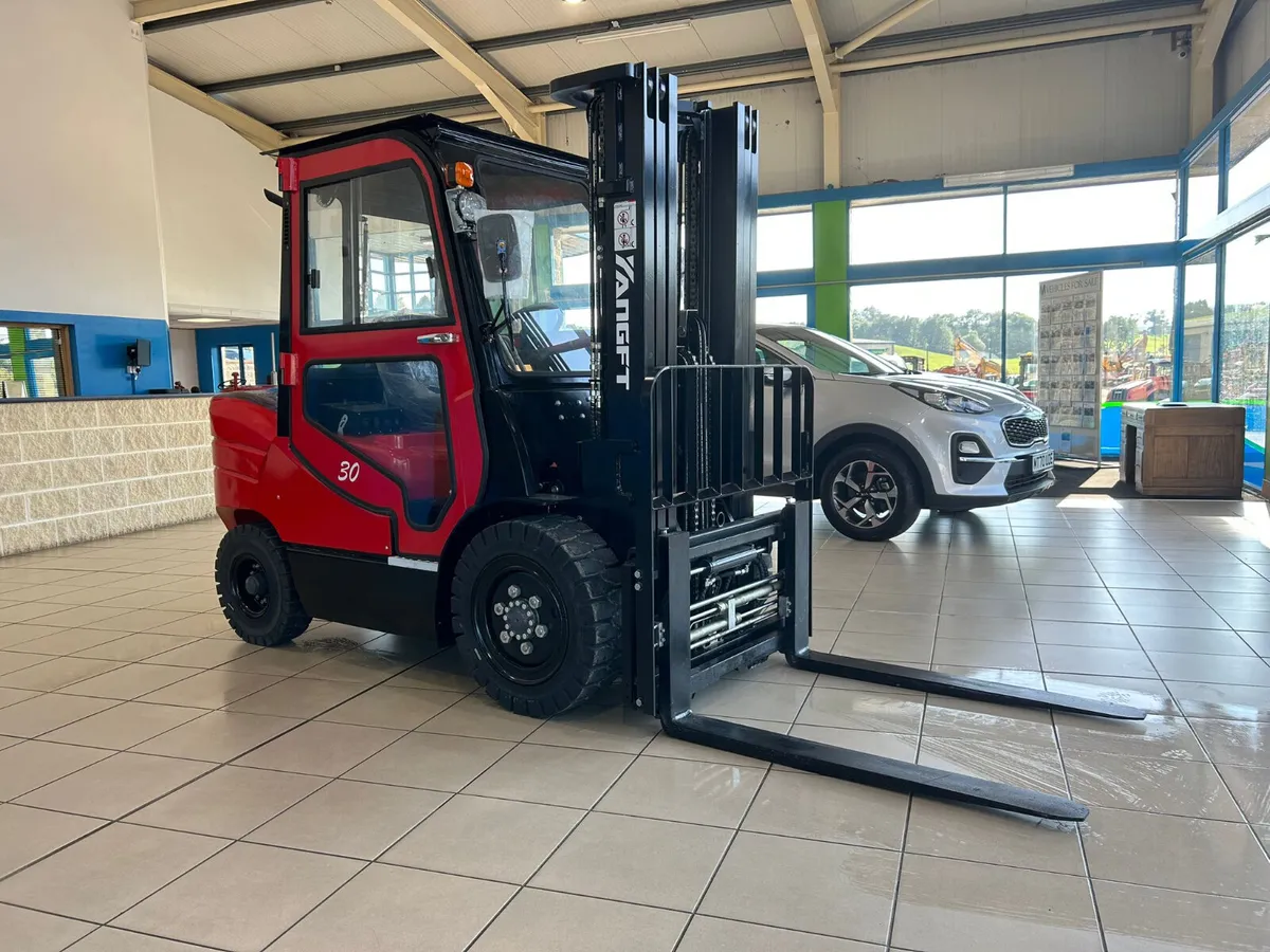 2025 YangFT 3 Tonne ( 3 Mast ) Forklift - MULLANS - Image 2