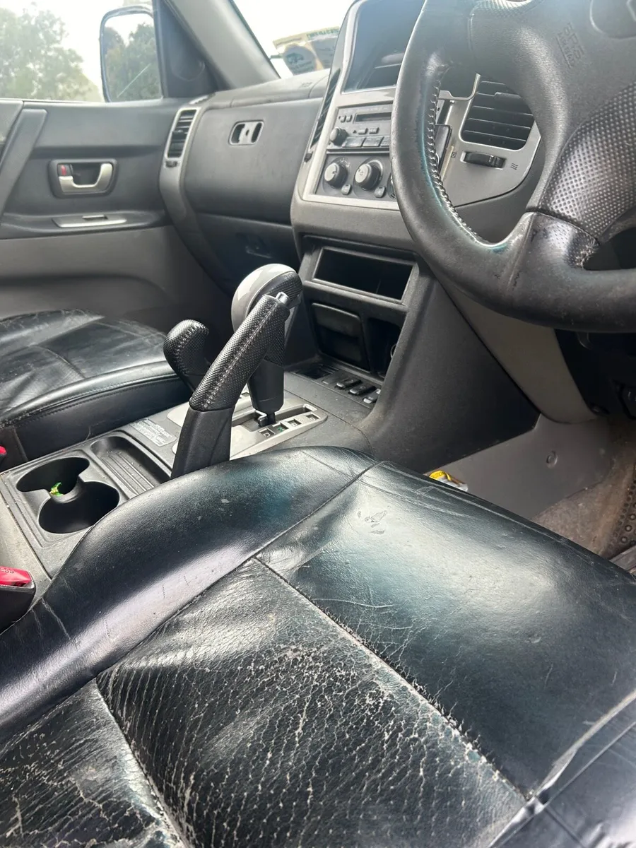Mitsubishi pajero automatic 3.2 - Image 2