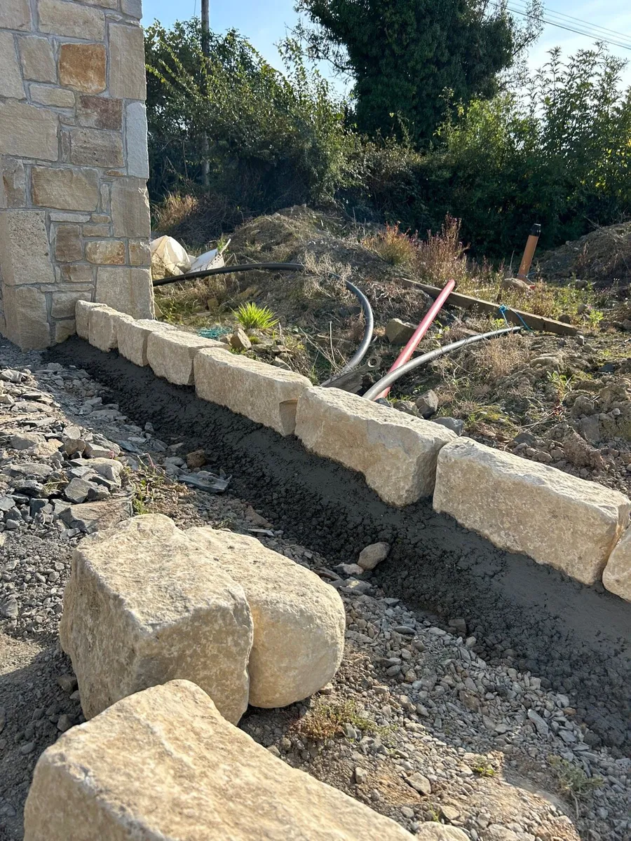 Cream Sandstone Driveway Kerbs - Image 4