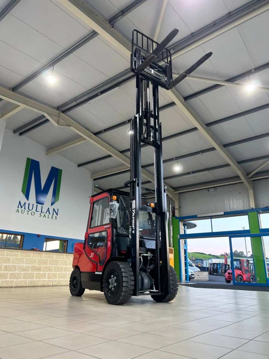 2025 YangFT 3 Tonne ( 3 Mast ) Forklift - MULLANS - Image 4
