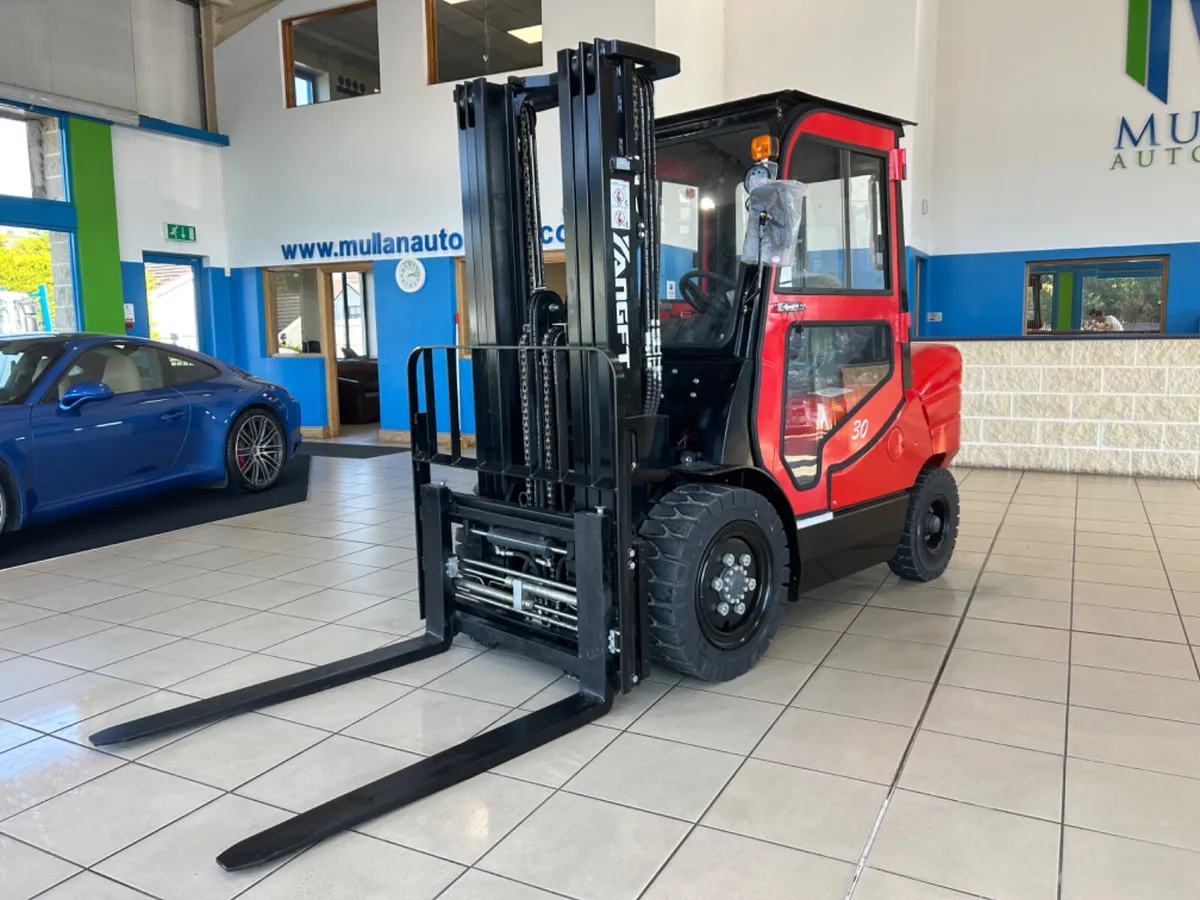 2025 YangFT 3 Tonne ( 3 Mast ) Forklift - MULLANS - Image 1