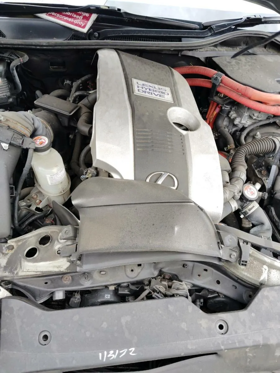 Breaking lexus gs300 2018 hybrid - Image 2