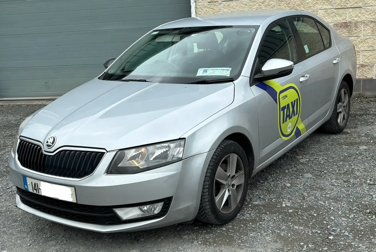 2014 Skoda Octavia 1.6TDI Automatic breaking - Image 3