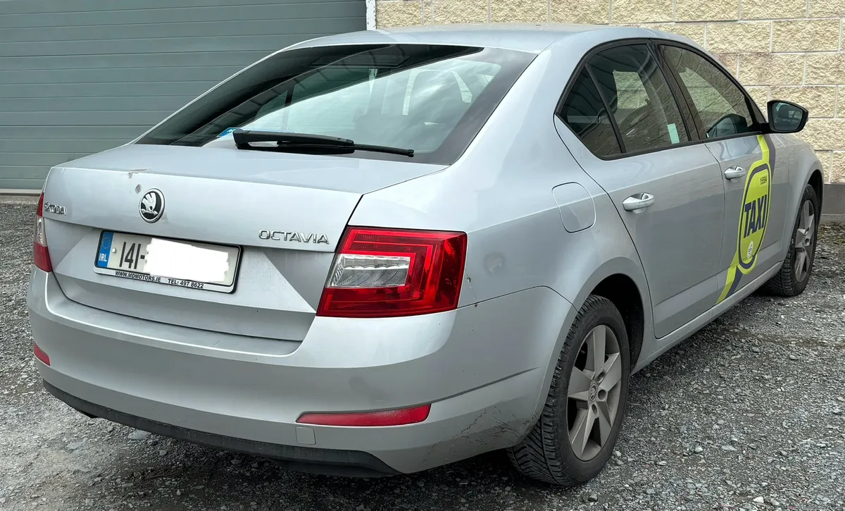 2014 Skoda Octavia 1.6TDI Automatic breaking - Image 4