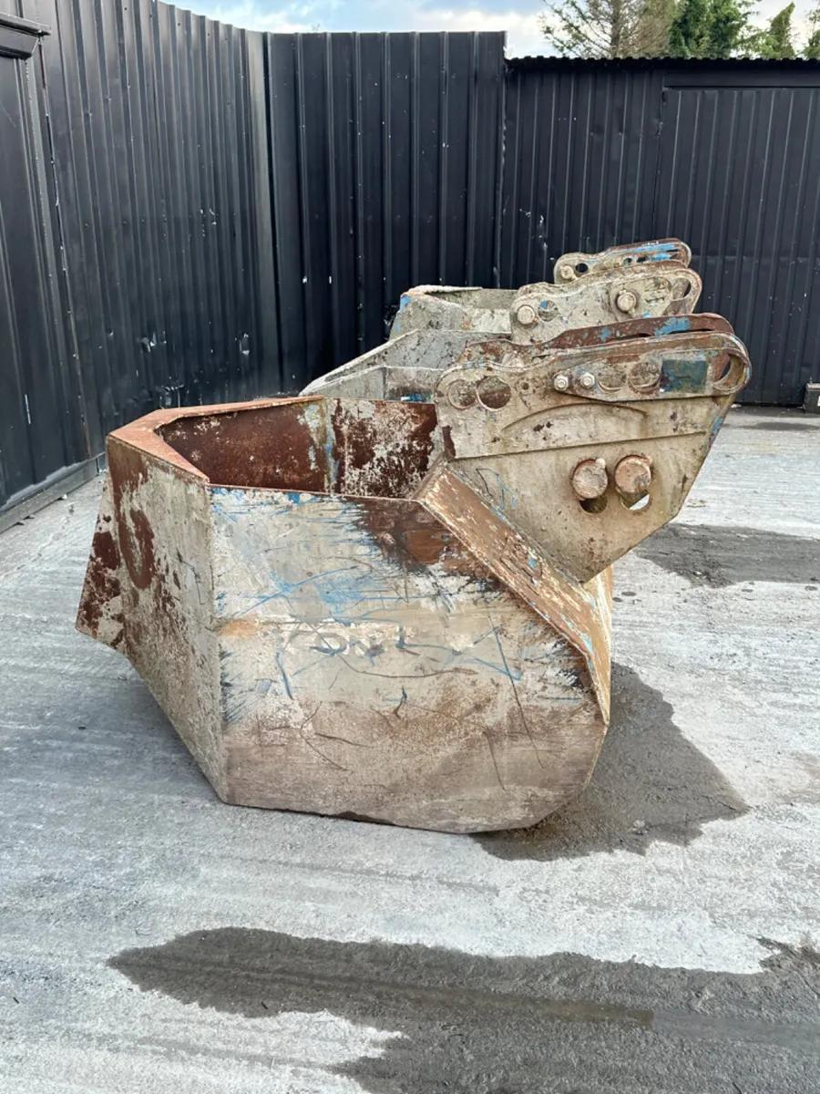 Concrete Buckets Suits 65mm and 80mm Pins - Image 2