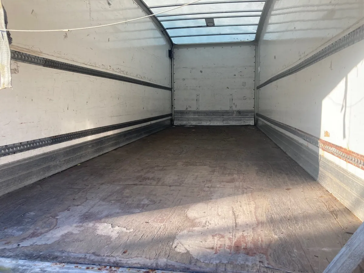 Lorry 24’ Box Body - Image 3