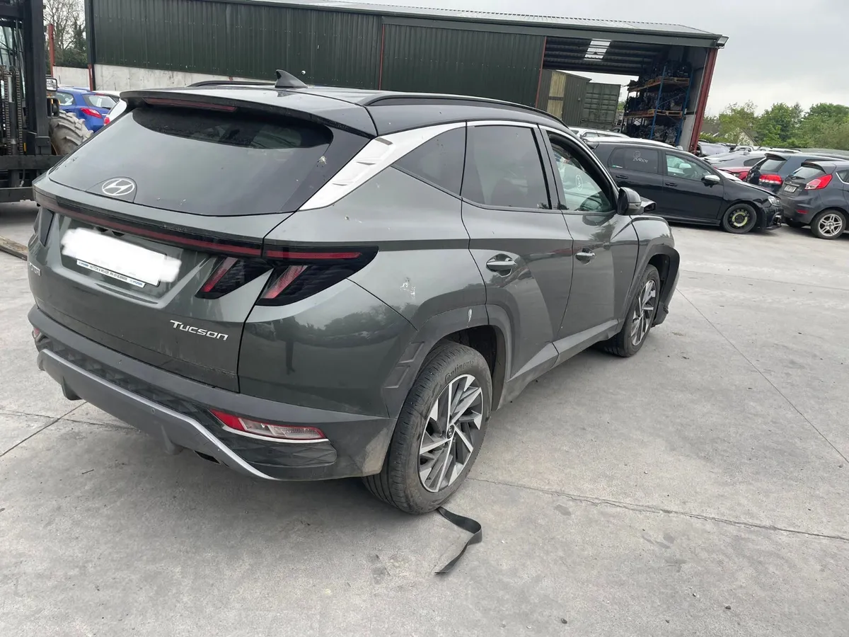 2022 Hyundai Tucson *For Parts* - Image 3