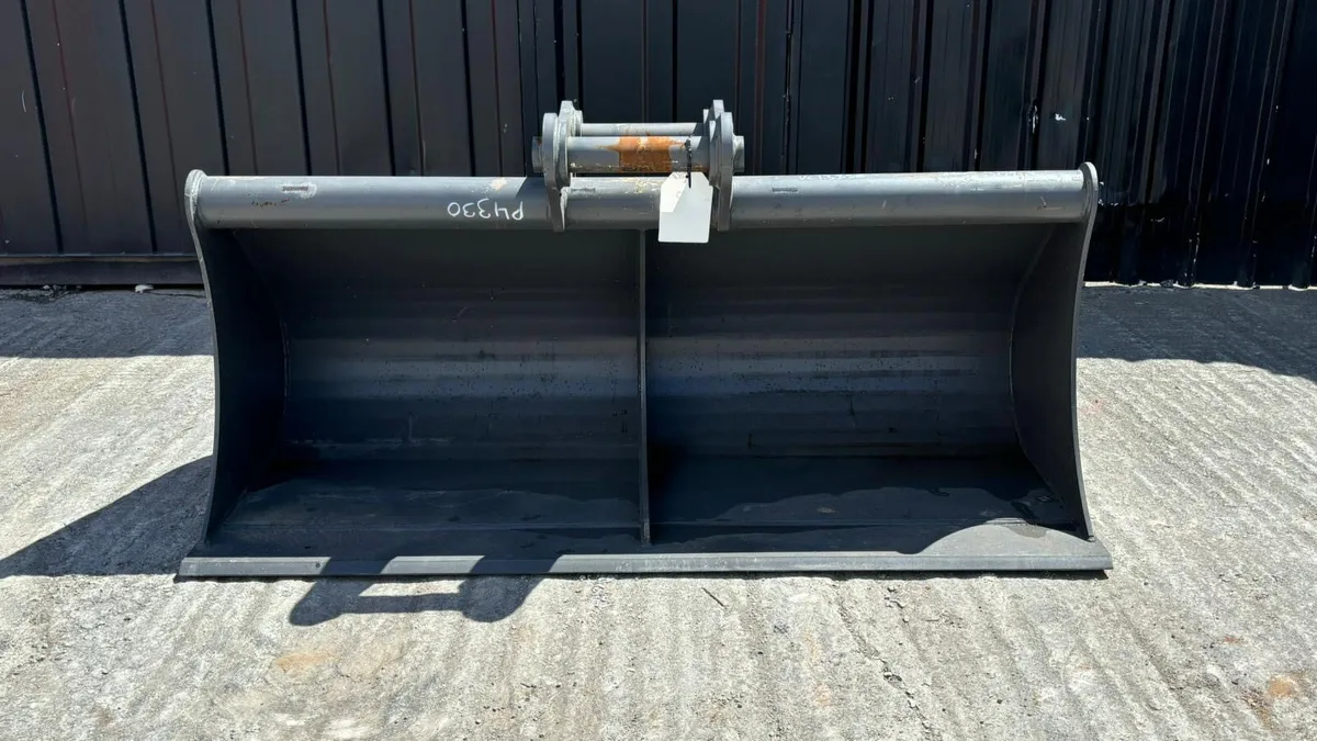 70” Grading Bucket 65MM Pins - Image 2