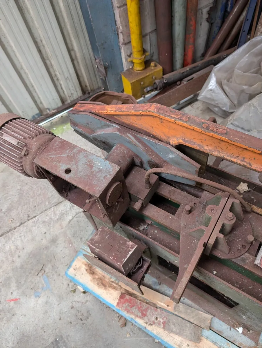 Mechanical Hacksaw with strong vice for sale - Image 2