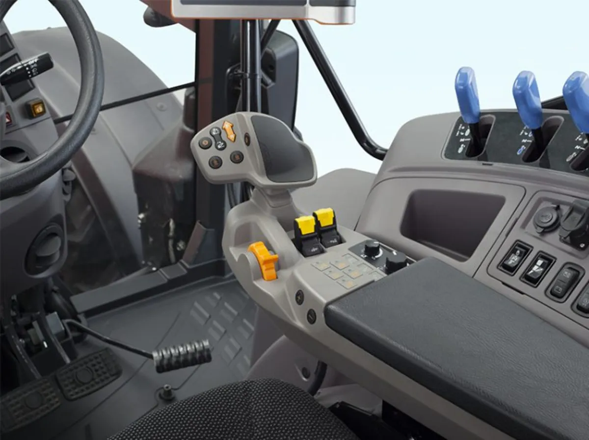 Kubota M6-132 (New) - Image 4