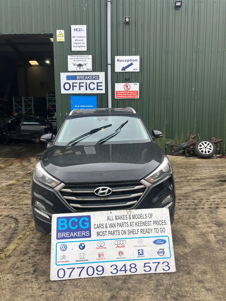 2017 Hyundai Tucson parts breaking