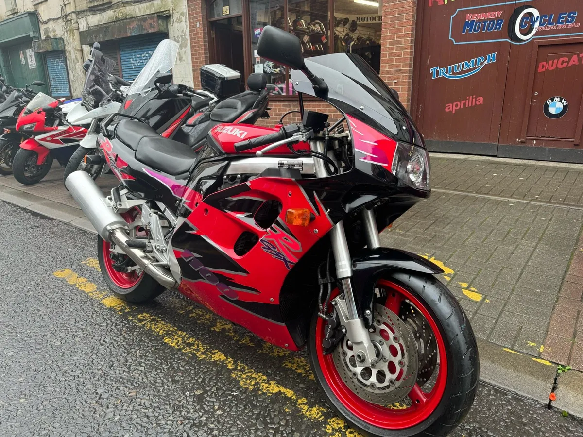 1996 Suzuki GSXR1100 mint - Image 2