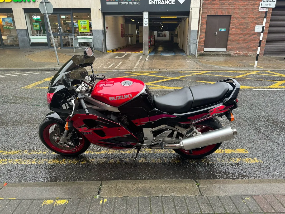 1996 Suzuki GSXR1100 mint - Image 4