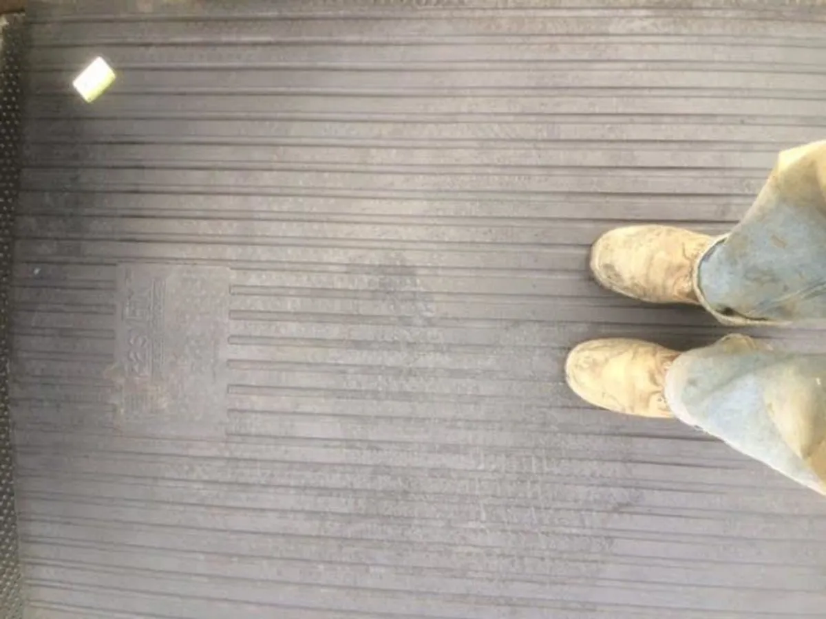 Rubber Stable mats 6x4 17 mm thick  55 each - Image 1