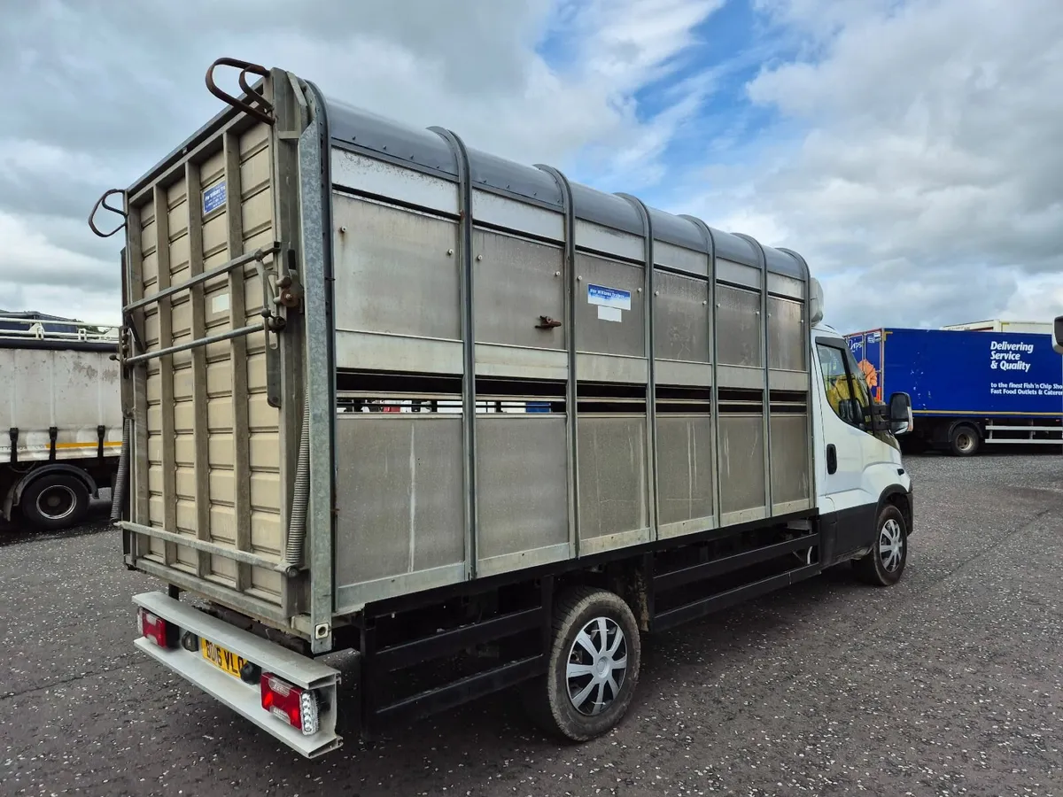 2016 Iveco Daily Ivor Williams Livestock - Image 4