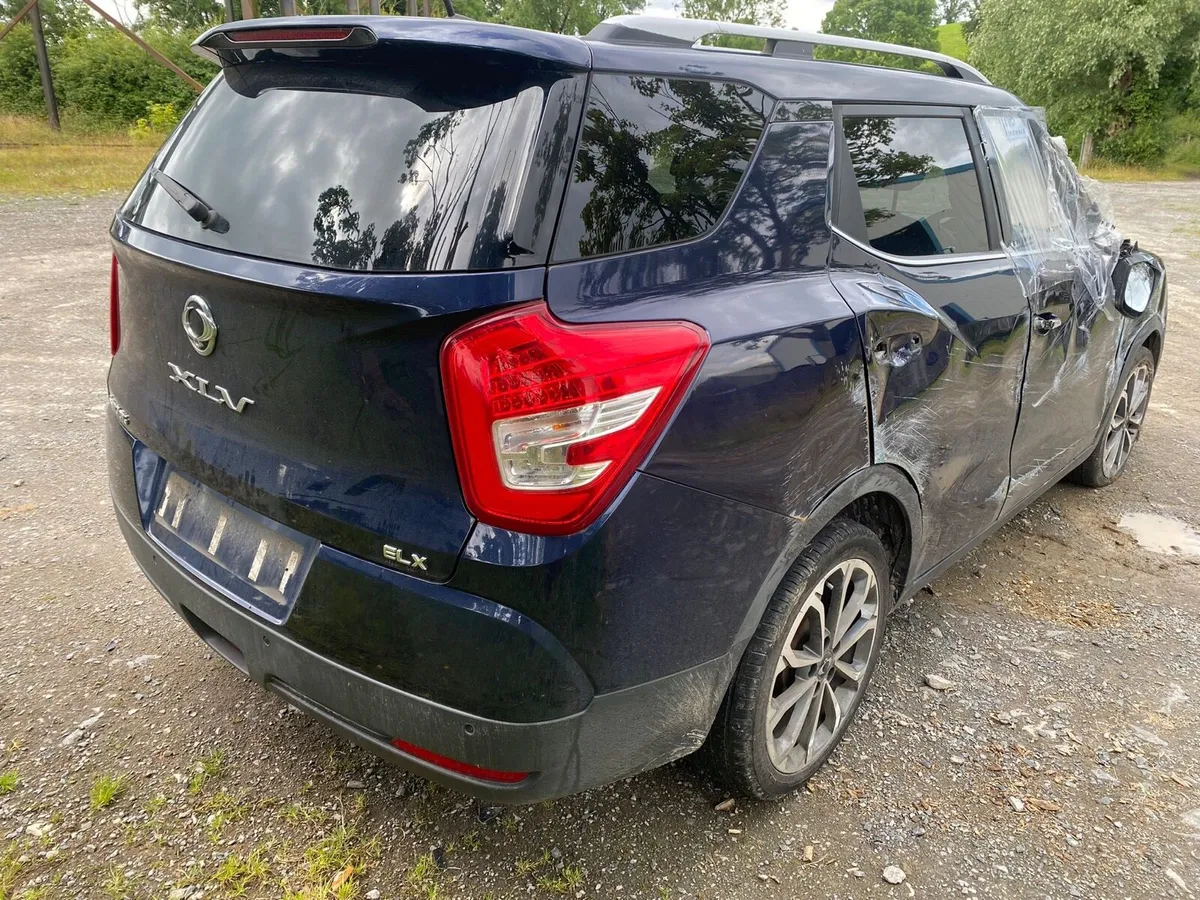2017 SSANGYONG TIVOLI VREAKING PARTS - Image 3