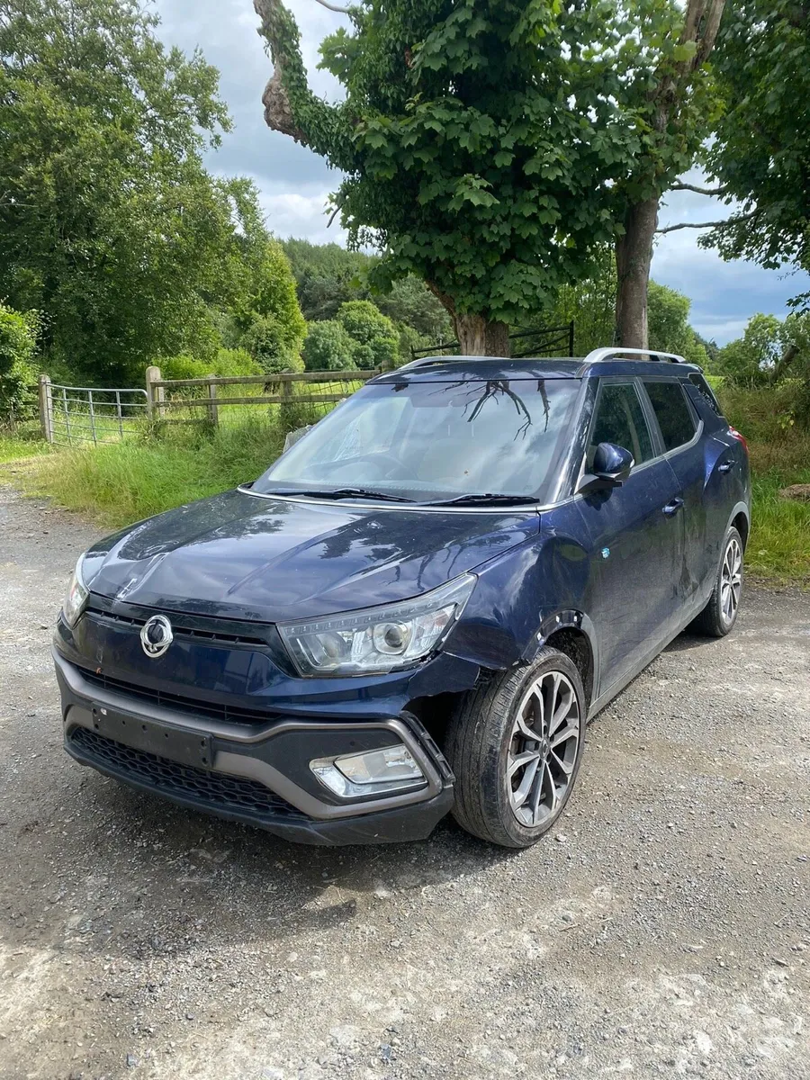 2017 SSANGYONG TIVOLI VREAKING PARTS - Image 1