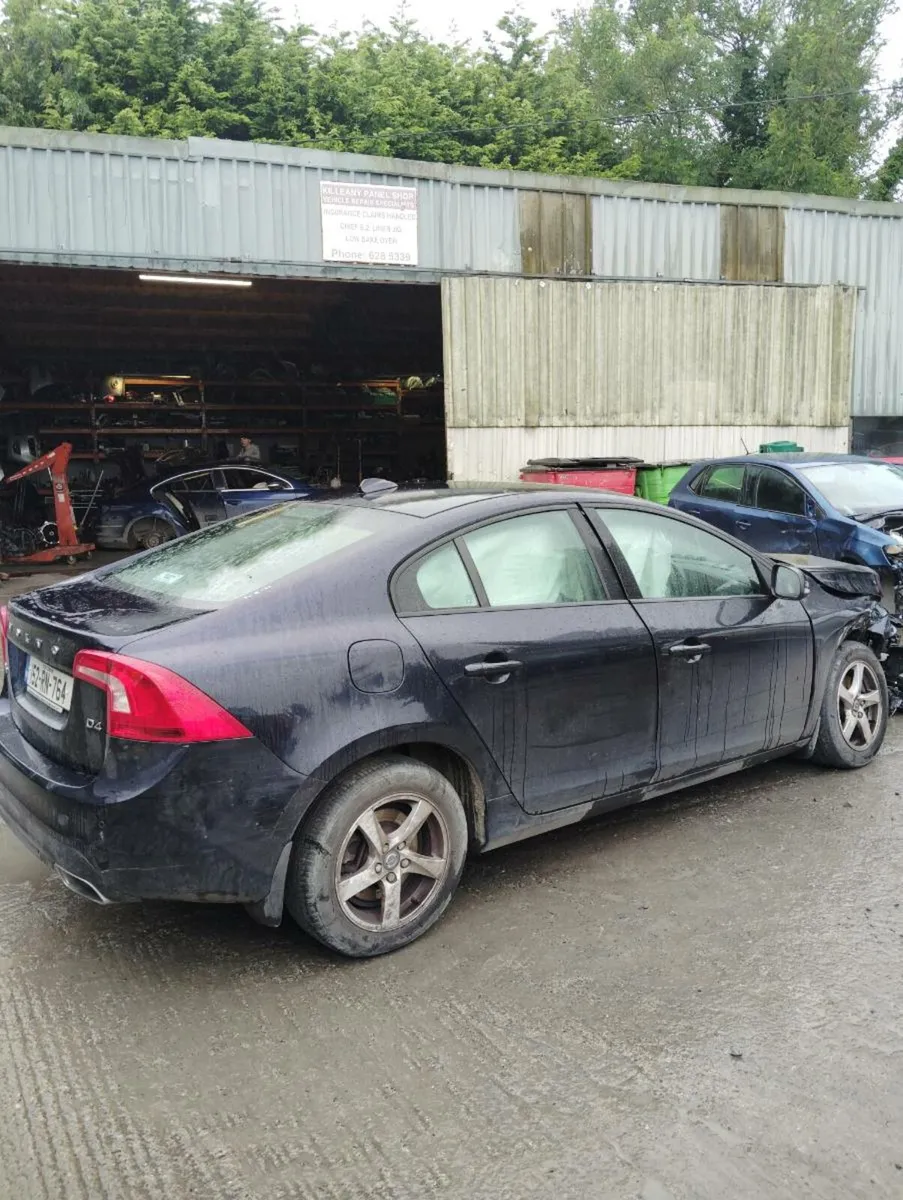 Breaking Volvo S60 2.0d d4204t14 - Image 4